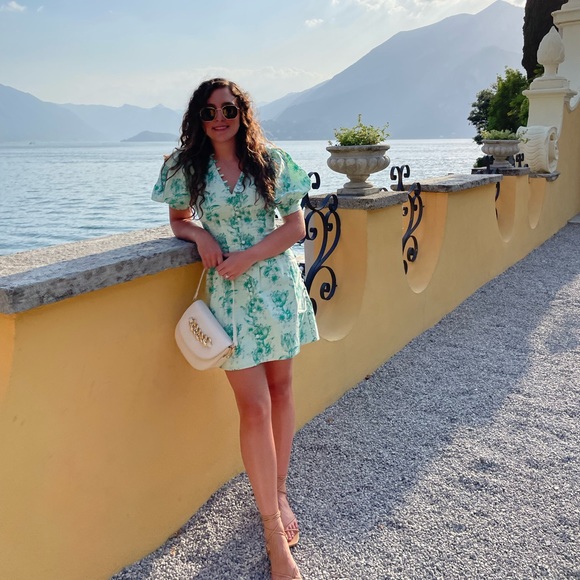 Meet your Posher, Samantha - Picture 1 of 5